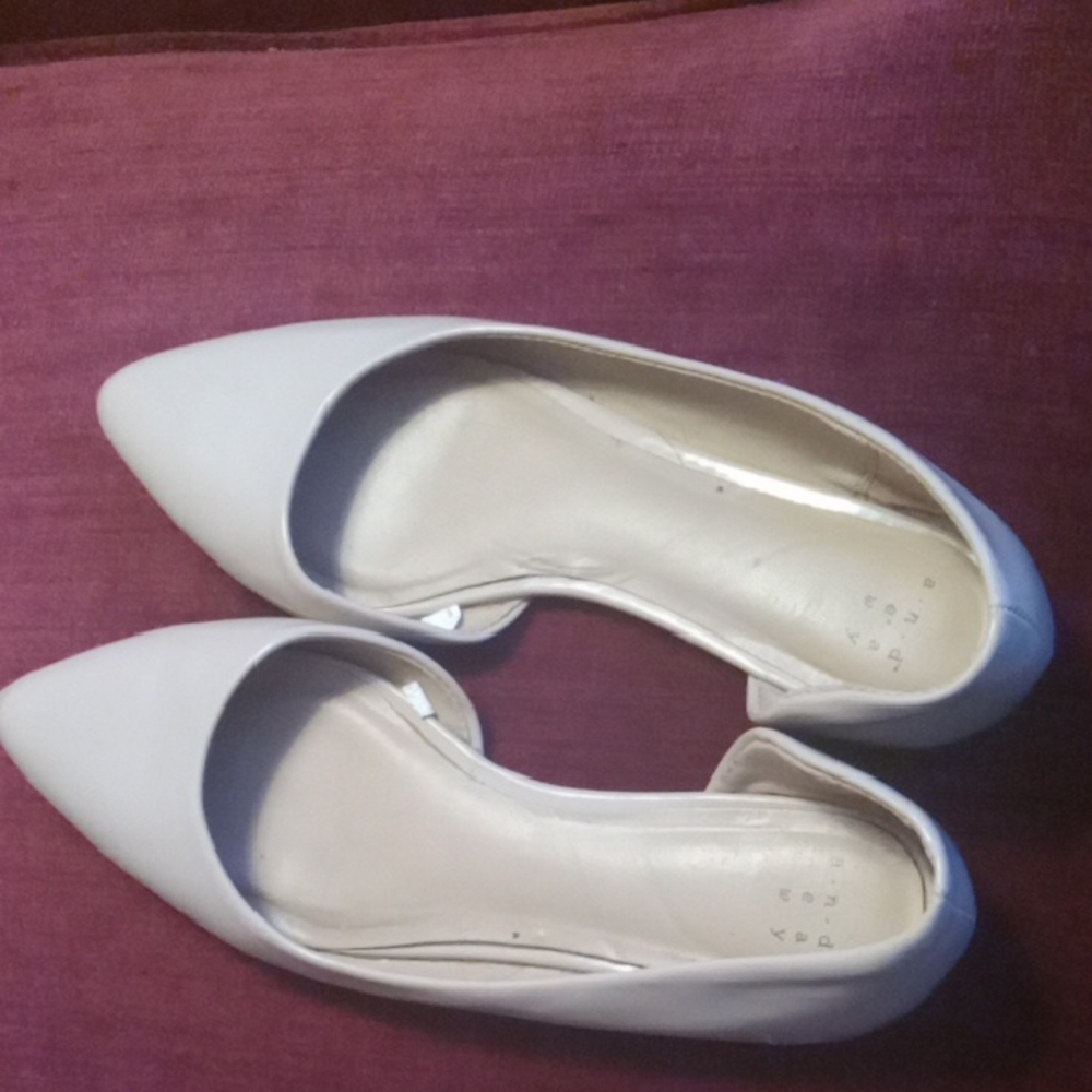 Pale Nude Women's Flats